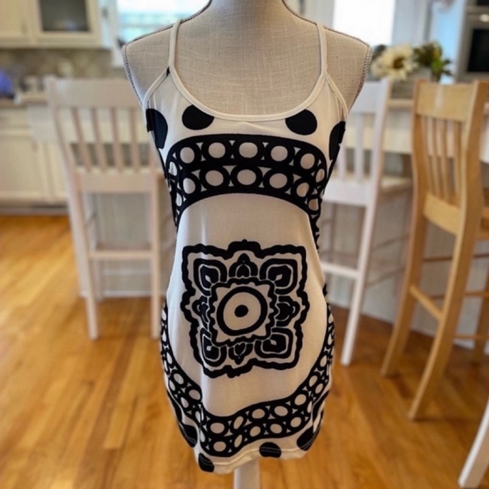 Cals black and white bold geo tunic tank top NEW